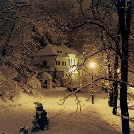 Nebozizek Hotel A Restaurant 프라하 외부 사진