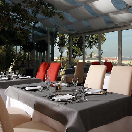 Nebozizek Hotel A Restaurant 프라하 외부 사진
