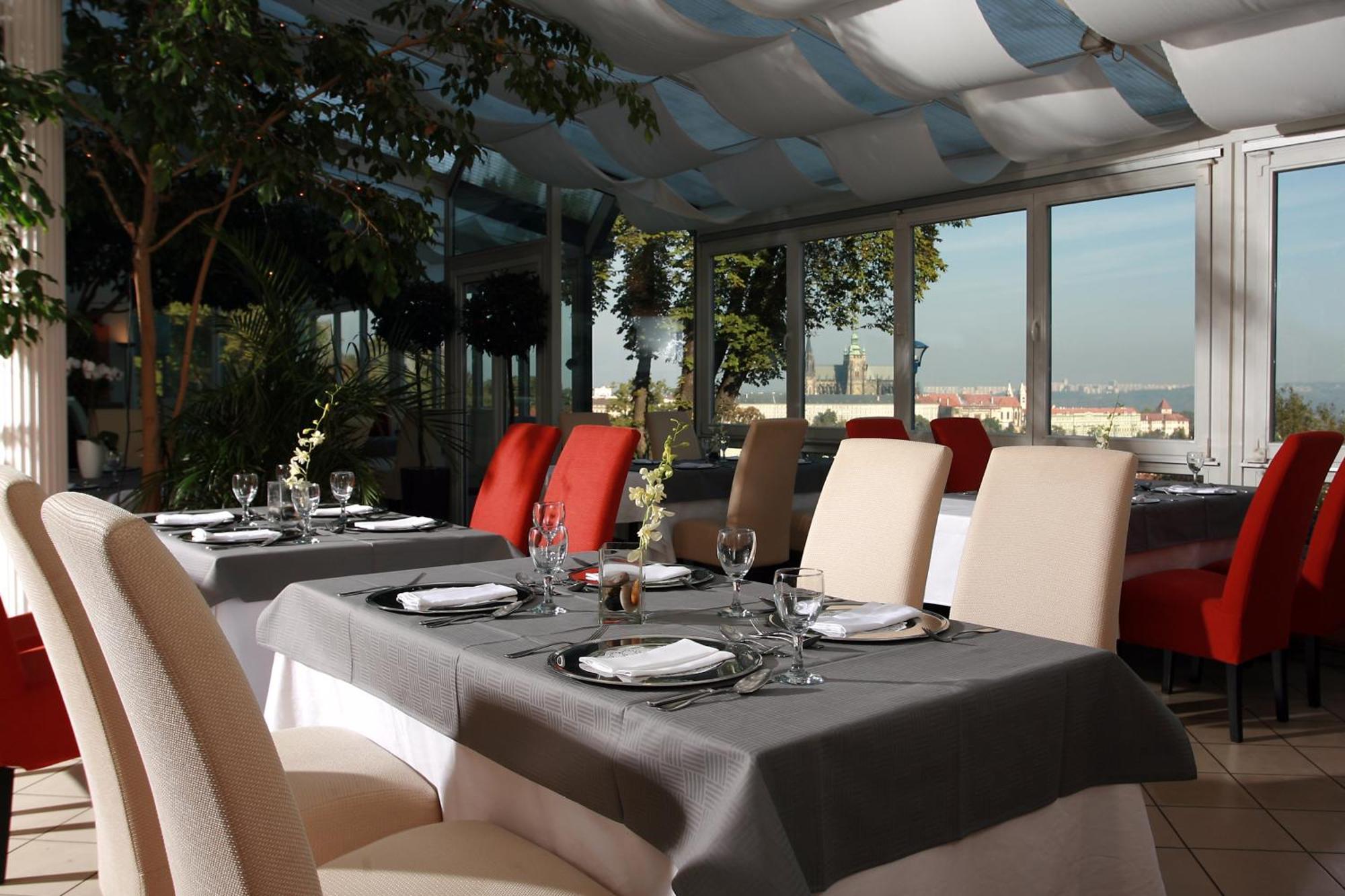 Nebozizek Hotel A Restaurant 프라하 외부 사진