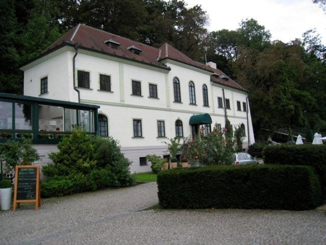 Nebozizek Hotel A Restaurant 프라하 외부 사진